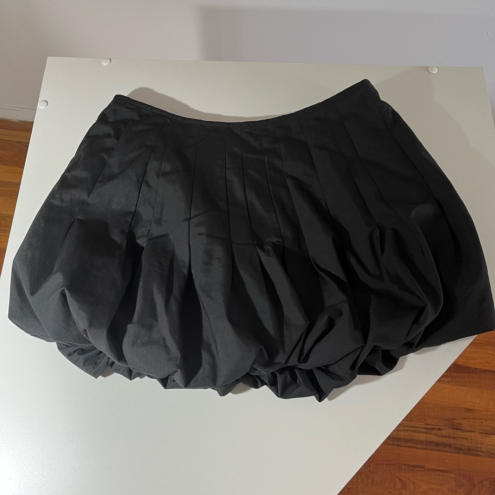 Geel black bubble skirt